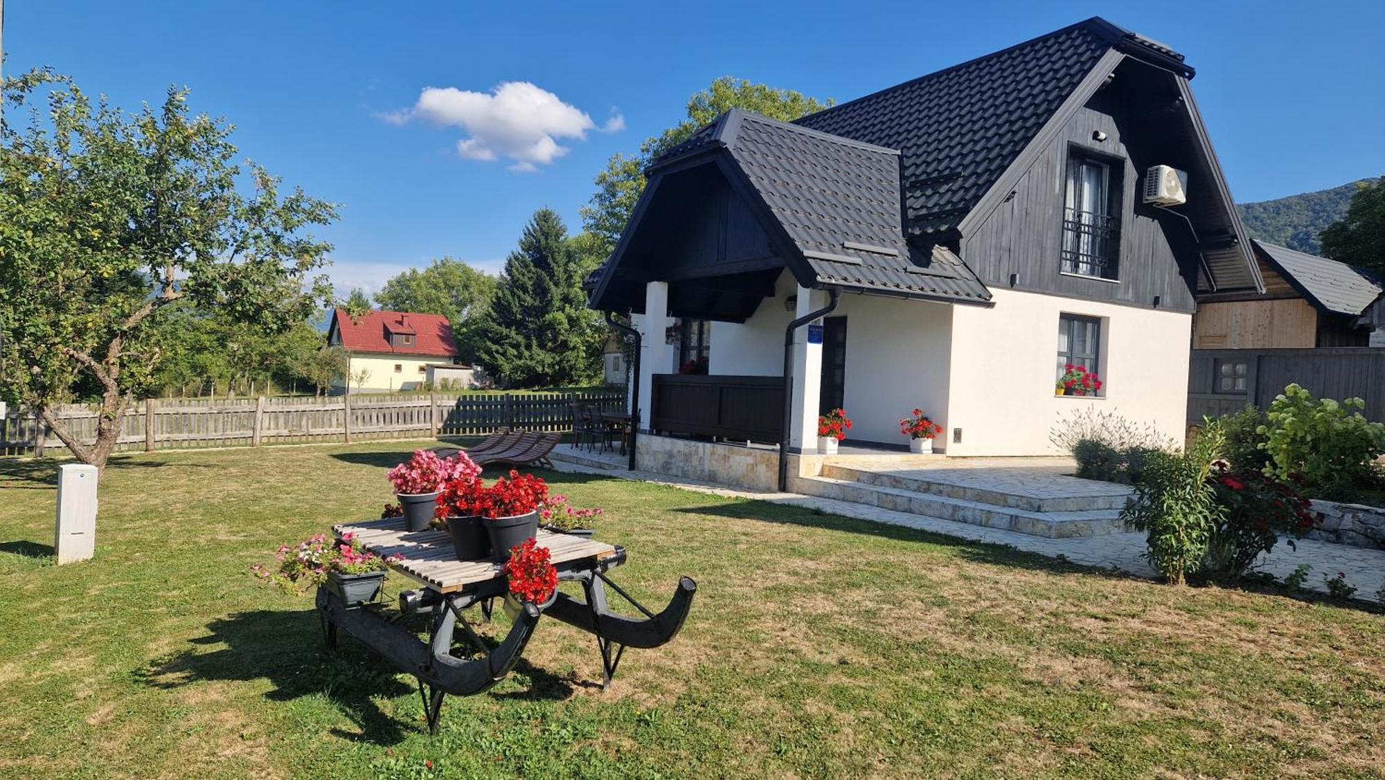 Plitvice Apis Villa Korenica Exterior photo